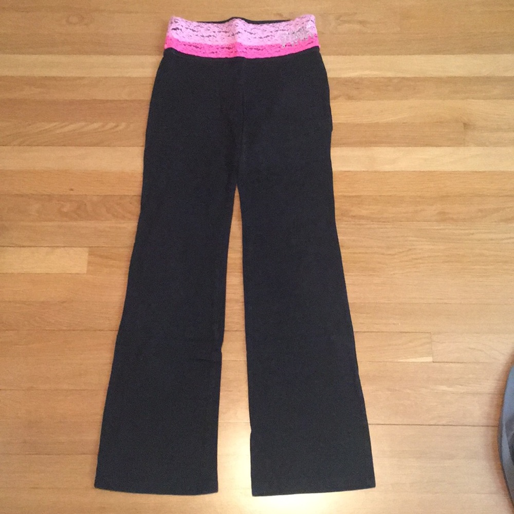 Victoria’s Secret PINK yoga pants